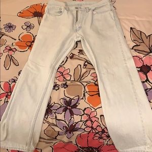Light bleached Levi’s 505(32w30L)